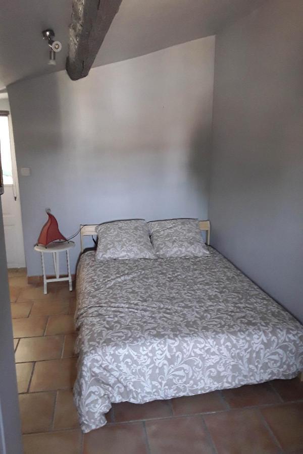Studio Entre Cevennes Et Camargue Montfrin Eksteriør bilde